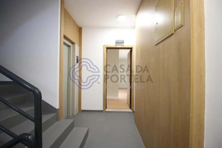 Apartamento T5 para Venda em Mafamude e Vilar do Paraíso Foto 7