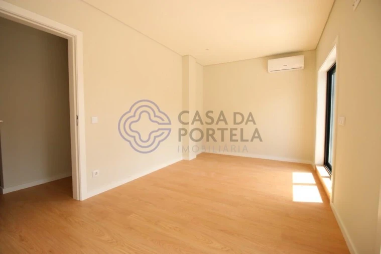 Apartamento T5 para Venda em Mafamude e Vilar do Paraíso Foto 25