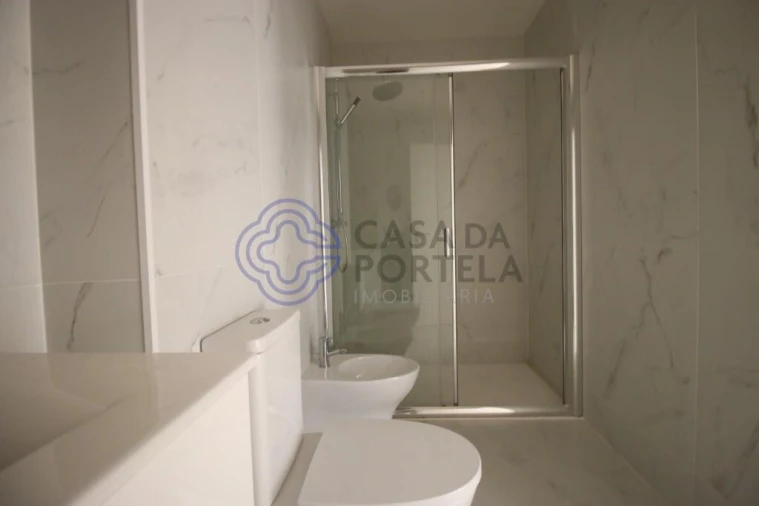Apartamento T5 para Venda em Mafamude e Vilar do Paraíso Foto 23