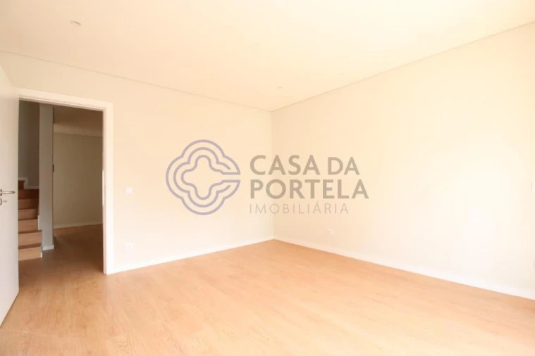 Apartamento T5 para Venda em Mafamude e Vilar do Paraíso Foto 17