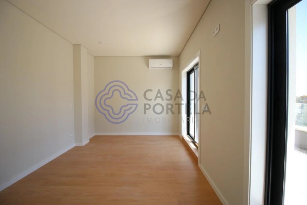 Apartamento T5 para Venda em Mafamude e Vilar do Paraíso Foto 38