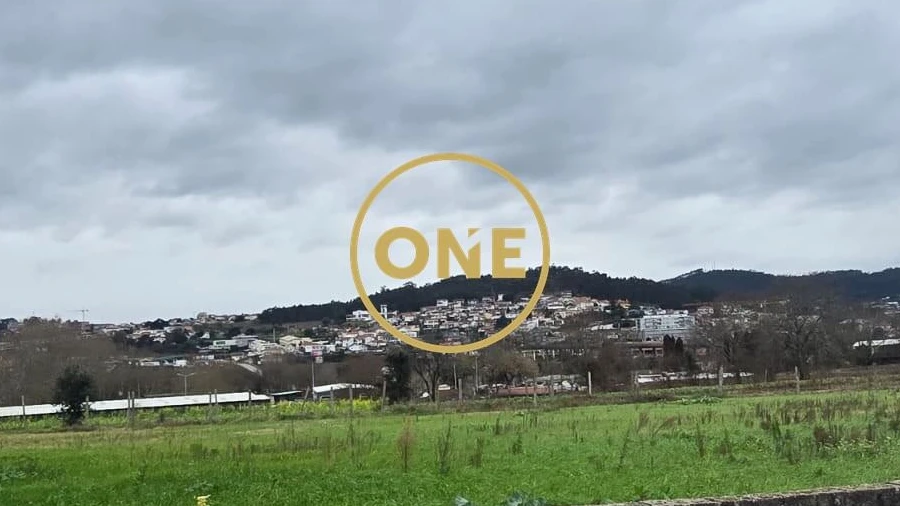 Terreno para Venda em Esmeriz e Cabeçudos