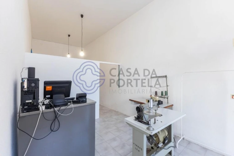 Loja para Venda em Custóias, Leça do Balio e Guifões Foto 9