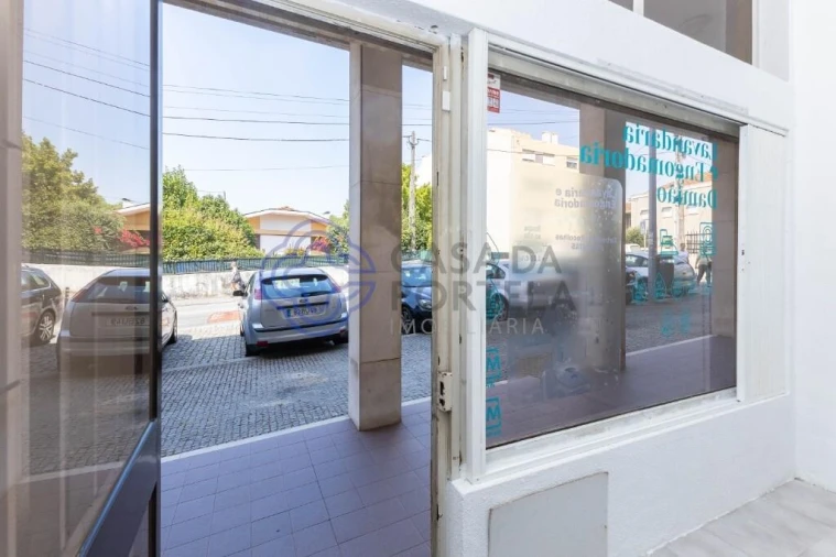 Loja para Venda em Custóias, Leça do Balio e Guifões Foto 7