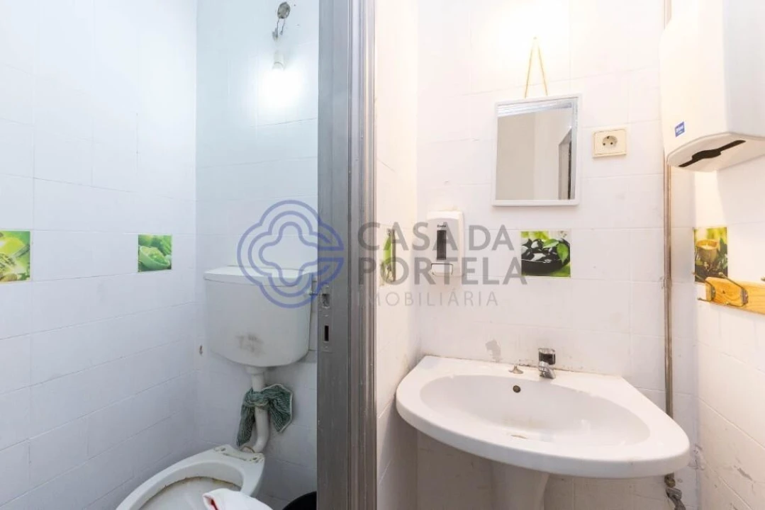 Loja para Venda em Custóias, Leça do Balio e Guifões Foto 14