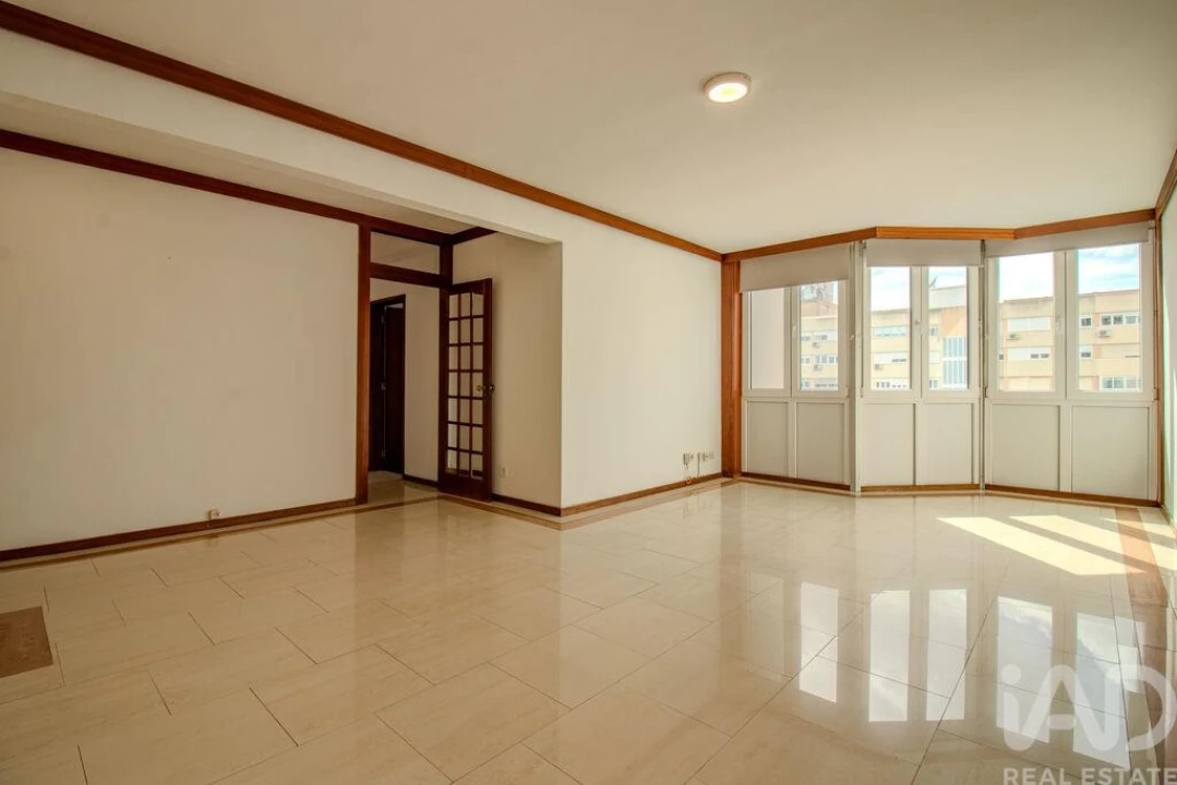 Apartamento T3 para Arrendamento em Lumiar Foto 3