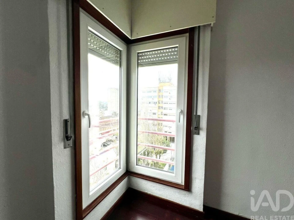 Apartamento T3 para Arrendamento em Lumiar Foto 12