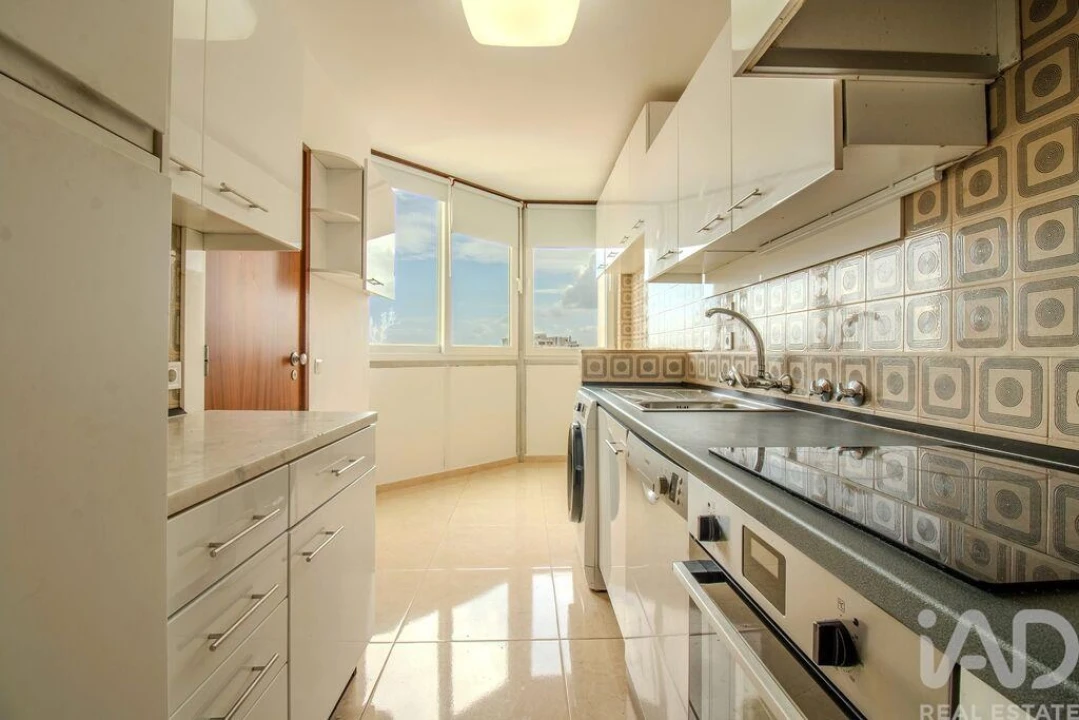 Apartamento T3 para Arrendamento em Lumiar Foto 6