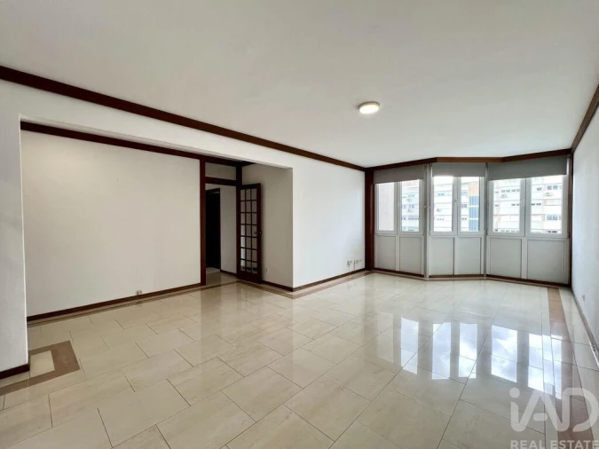 Apartamento T3 para Arrendamento em Lumiar Foto 2