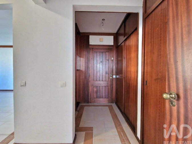 Apartamento T3 para Arrendamento em Lumiar Foto 14