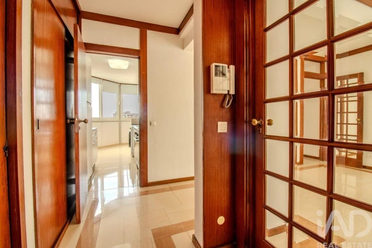 Apartamento T3 para Arrendamento em Lumiar Foto 5