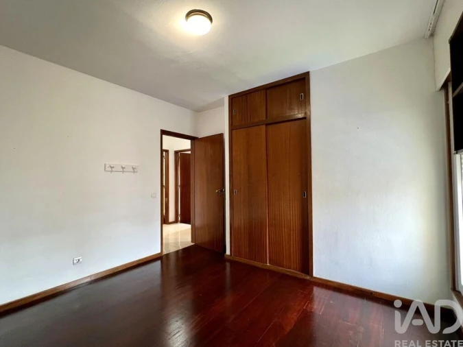 Apartamento T3 para Arrendamento em Lumiar Foto 16
