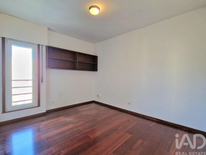 Apartamento T3 para Arrendamento em Lumiar Foto 10