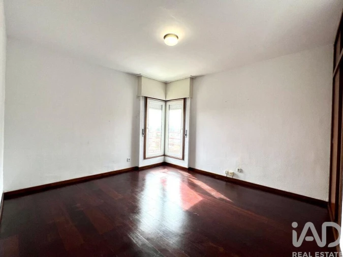 Apartamento T3 para Arrendamento em Lumiar Foto 11