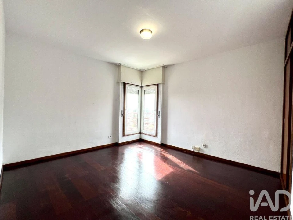 Apartamento T3 para Arrendamento em Lumiar Foto 11