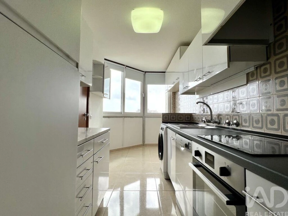 Apartamento T3 para Arrendamento em Lumiar Foto 6