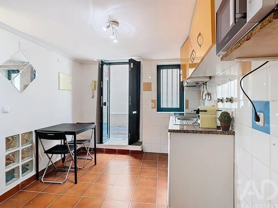 Apartamento T1 para Venda em Santa Maria Maior Foto 3