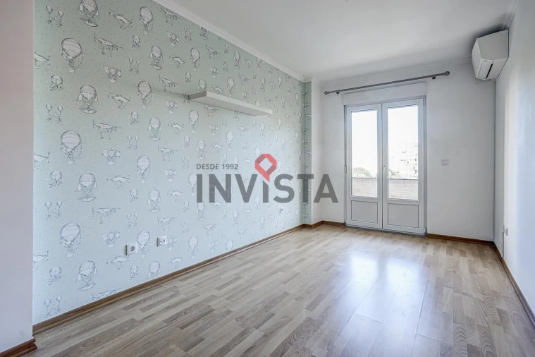 Apartamento T3 para Venda em Carregado e Cadafais Foto 11