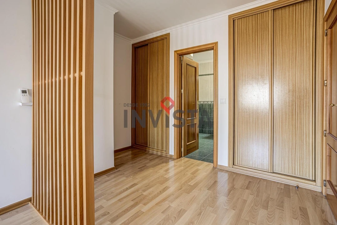 Apartamento T3 para Venda em Carregado e Cadafais Foto 16