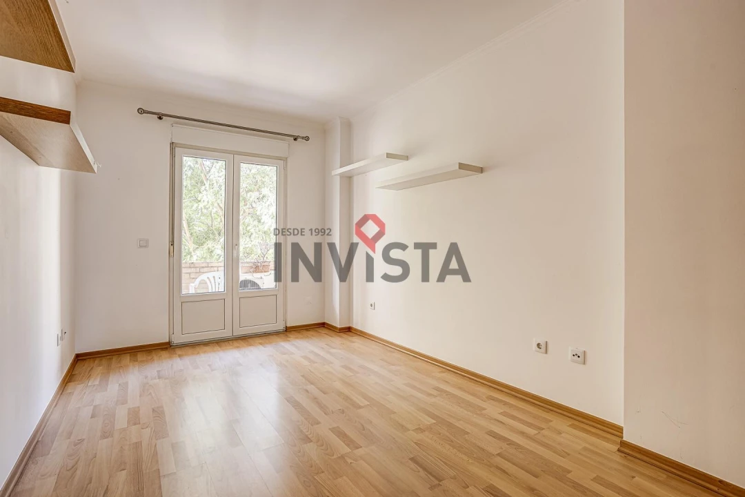 Apartamento T3 para Venda em Carregado e Cadafais Foto 7
