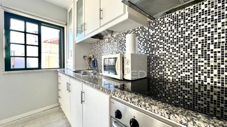 Apartamento T1 para Venda em Sesimbra (Santiago) Foto 4