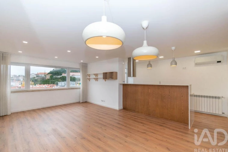 Apartamento T3 para Arrendamento em Leiria, Pousos, Barreira e Cortes