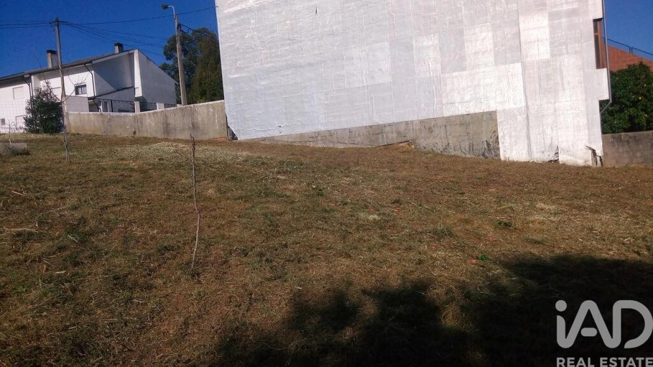 Terreno para Venda em Vilar de Andorinho Foto 3