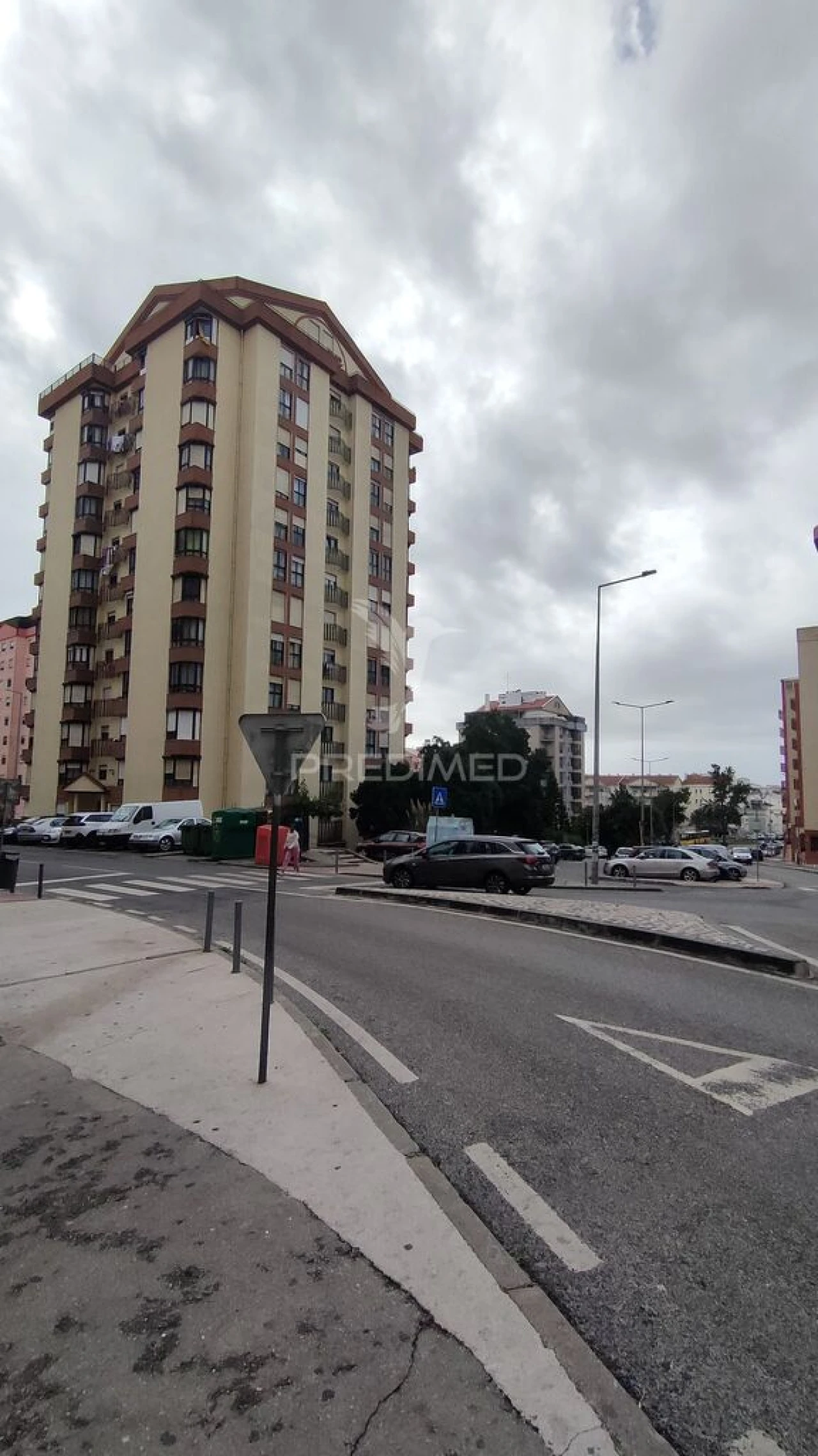 Apartamento T2 para Venda em Algueirão-Mem Martins Foto 17