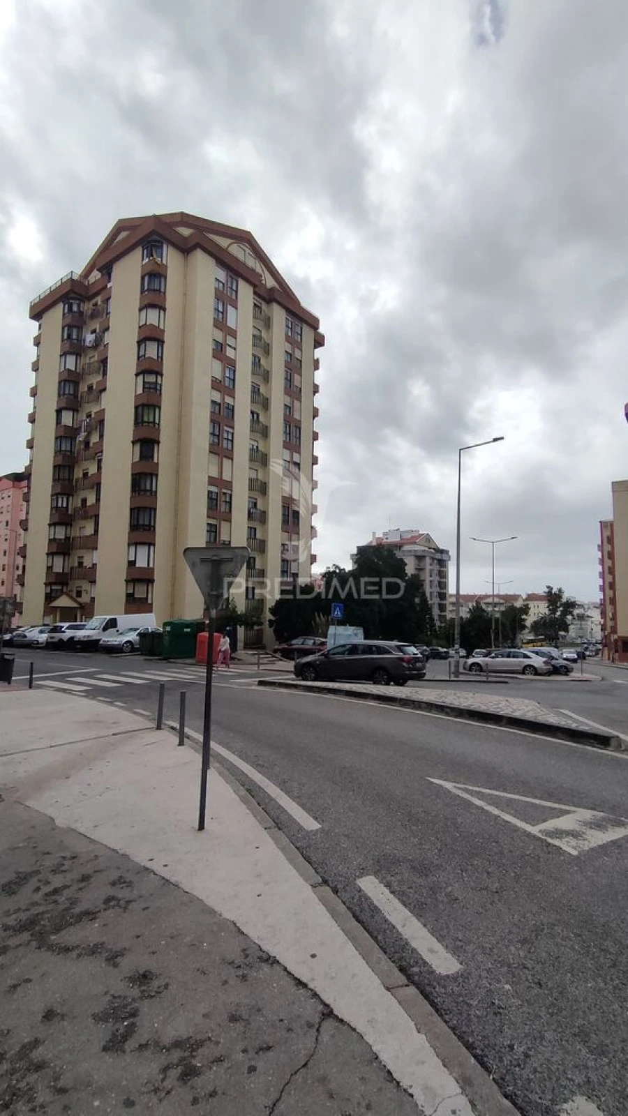 Apartamento T2 para Venda em Algueirão-Mem Martins Foto 17