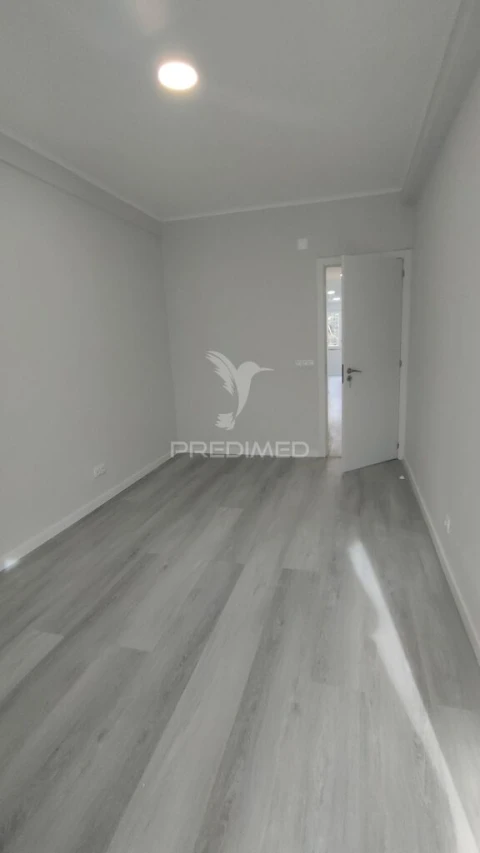Apartamento T2 para Venda em Oeiras e São Julião da Barra, Paço de Arcos e Caxias