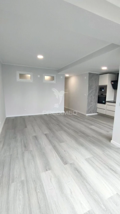 Apartamento T2 para Venda em Oeiras e São Julião da Barra, Paço de Arcos e Caxias