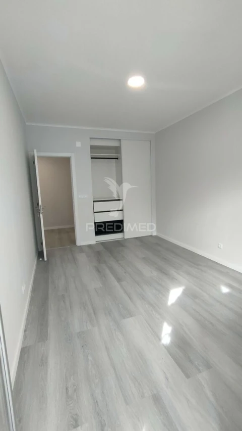 Apartamento T2 para Venda em Oeiras e São Julião da Barra, Paço de Arcos e Caxias