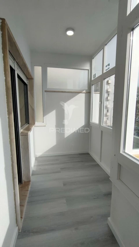 Apartamento T2 para Venda em Oeiras e São Julião da Barra, Paço de Arcos e Caxias