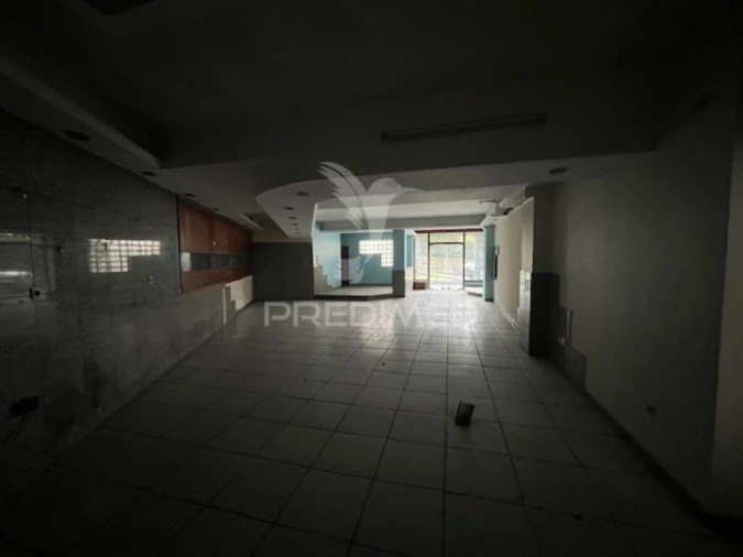 Loja para Venda em Candoso Santiago e Mascotelos Foto 9