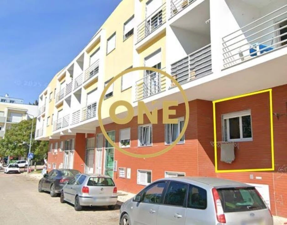 Apartamento T2 para Arrendamento em Charneca de Caparica e Sobreda Foto 1