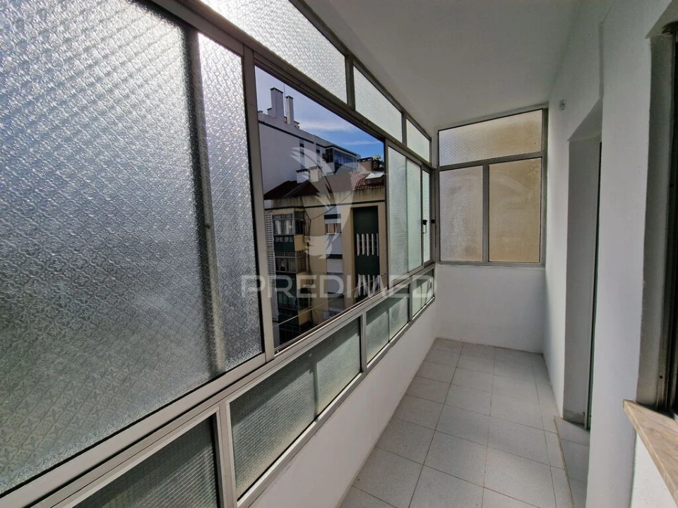 Apartamento T1 para Venda em Alfragide Foto 13