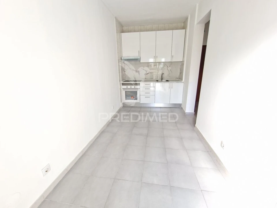 Apartamento T1 para Venda em Alfragide Foto 8