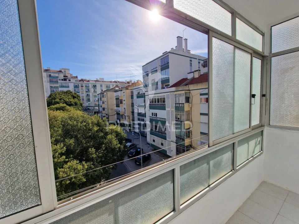 Apartamento T1 para Venda em Alfragide Foto 14