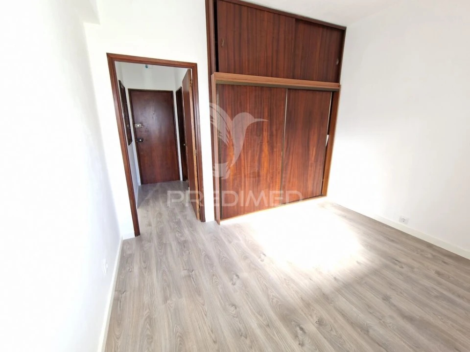 Apartamento T1 para Venda em Alfragide Foto 7
