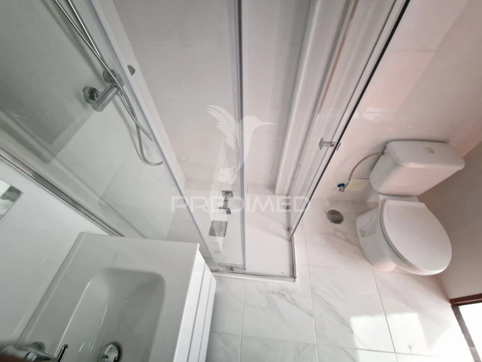 Apartamento T1 para Venda em Alfragide Foto 5