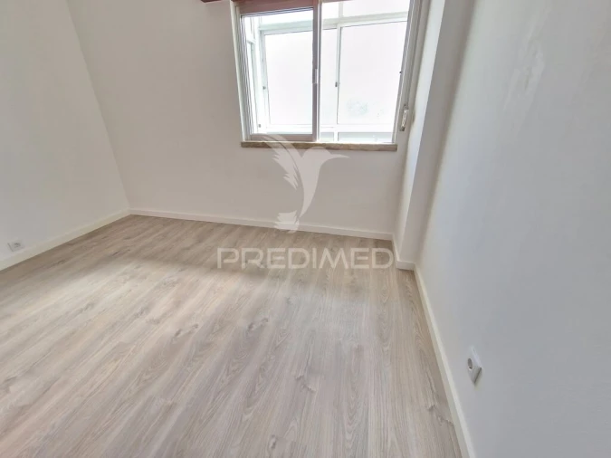 Apartamento T1 para Venda em Alfragide Foto 2