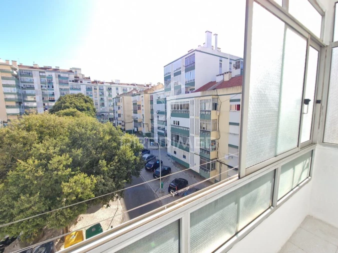 Apartamento T1 para Venda em Alfragide Foto 9