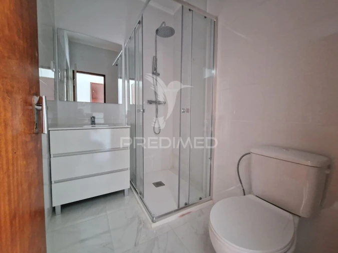 Apartamento T1 para Venda em Alfragide Foto 3