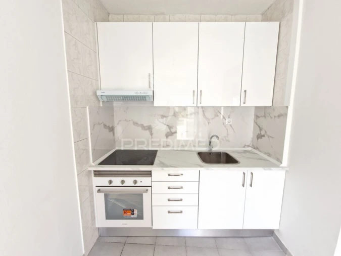 Apartamento T1 para Venda em Alfragide Foto 10