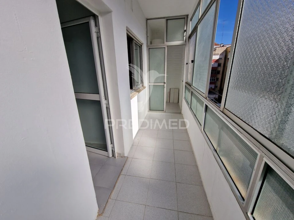 Apartamento T1 para Venda em Alfragide Foto 6