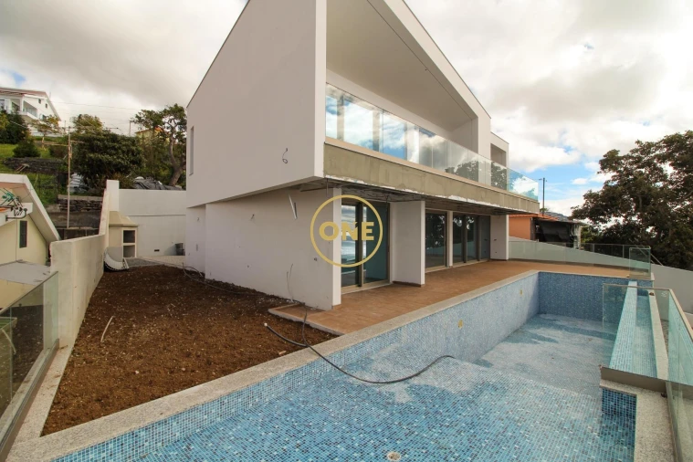 Moradia T4 para Venda em Tabua