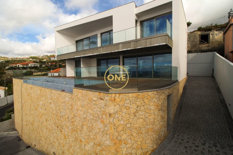 Moradia T4 para Venda em Tabua Foto 2