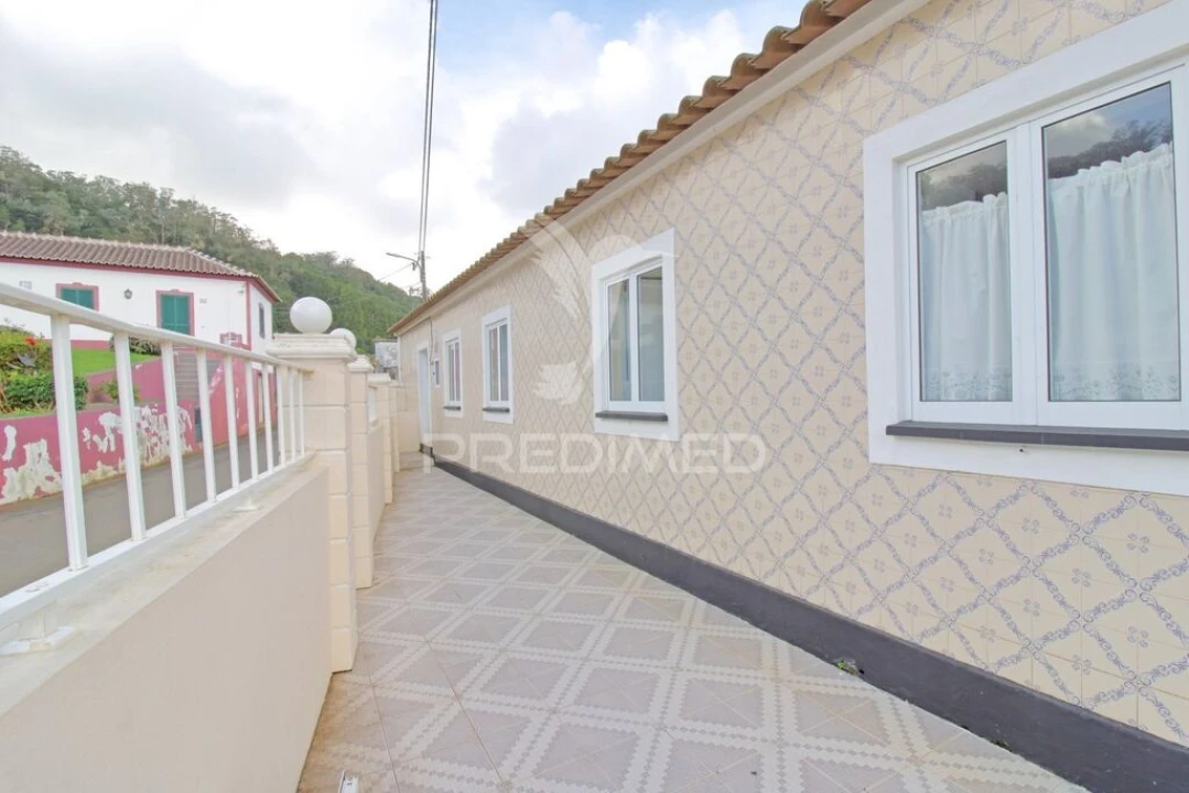 Moradia T2 para Venda em Fontinhas Foto 3