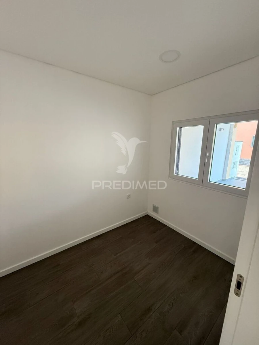 Moradia T2 para Venda em Santa Maria, São Pedro e Matacães Foto 4