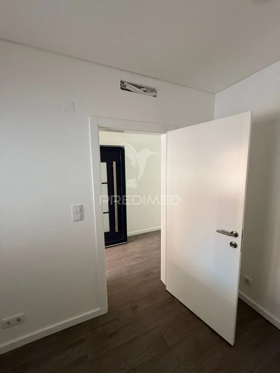 Moradia T2 para Venda em Santa Maria, São Pedro e Matacães Foto 3